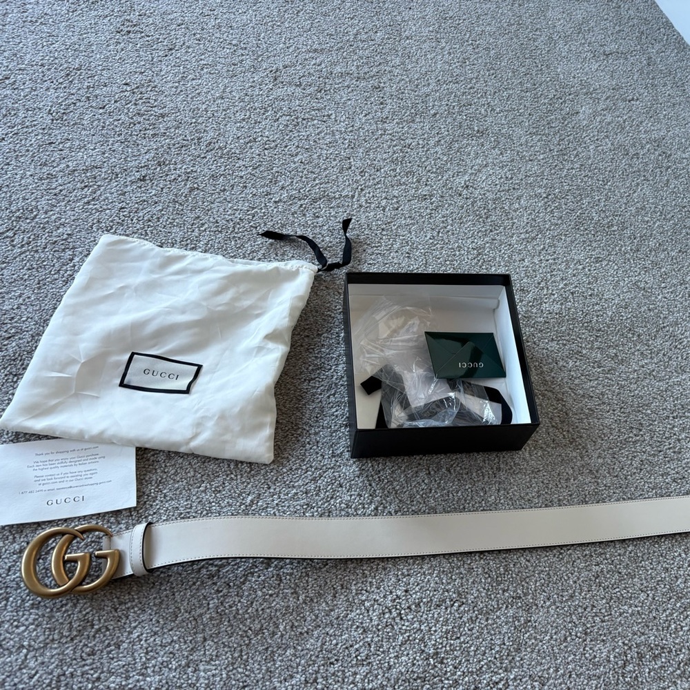 Gucci white leather belt